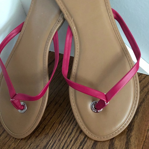 **3 FOR $12**🛍️ Ladies Thong Sandal - Picture 2 of 5